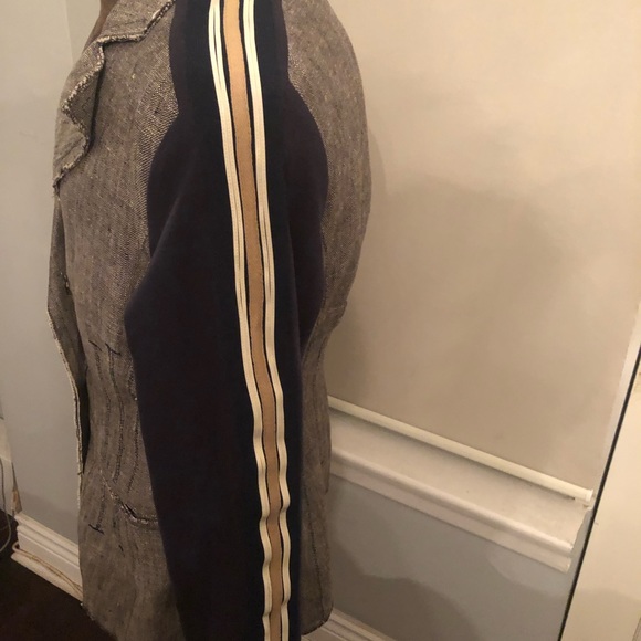 Tricot Chic Jacket - Picture 5 of 6